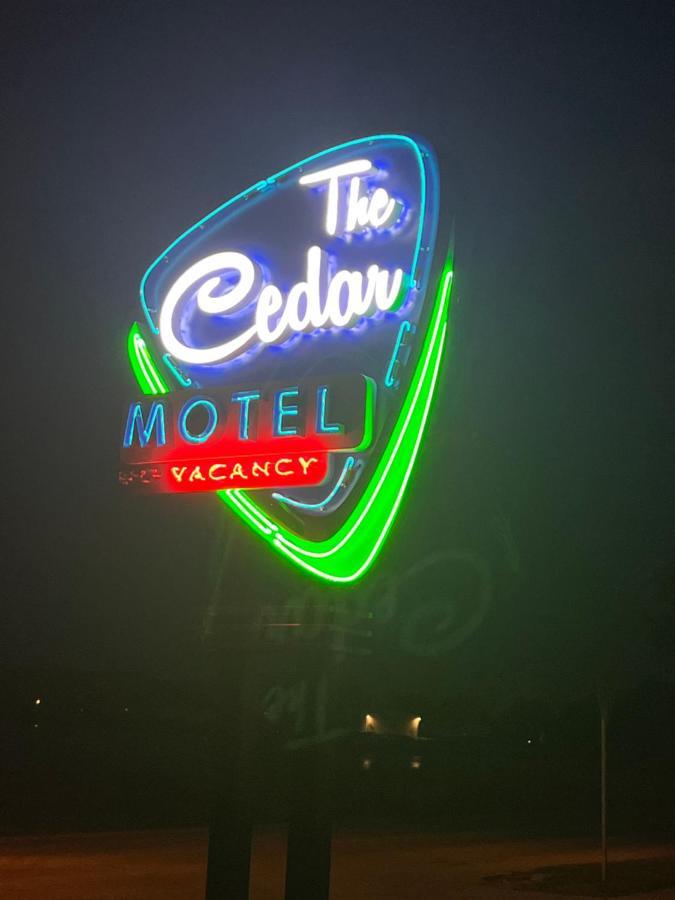 ساندسكاي The Cedar Motel المظهر الخارجي الصورة